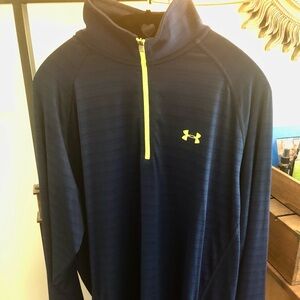 Loose Fitting Under Armour Moisture Wicking 1/4 Zip